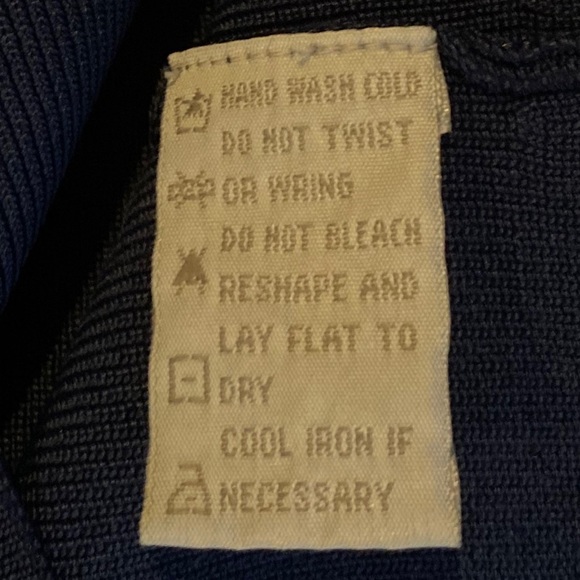 ♦️2/$20 ‘August Silk’ Knit Navy blue top - Picture 9 of 9